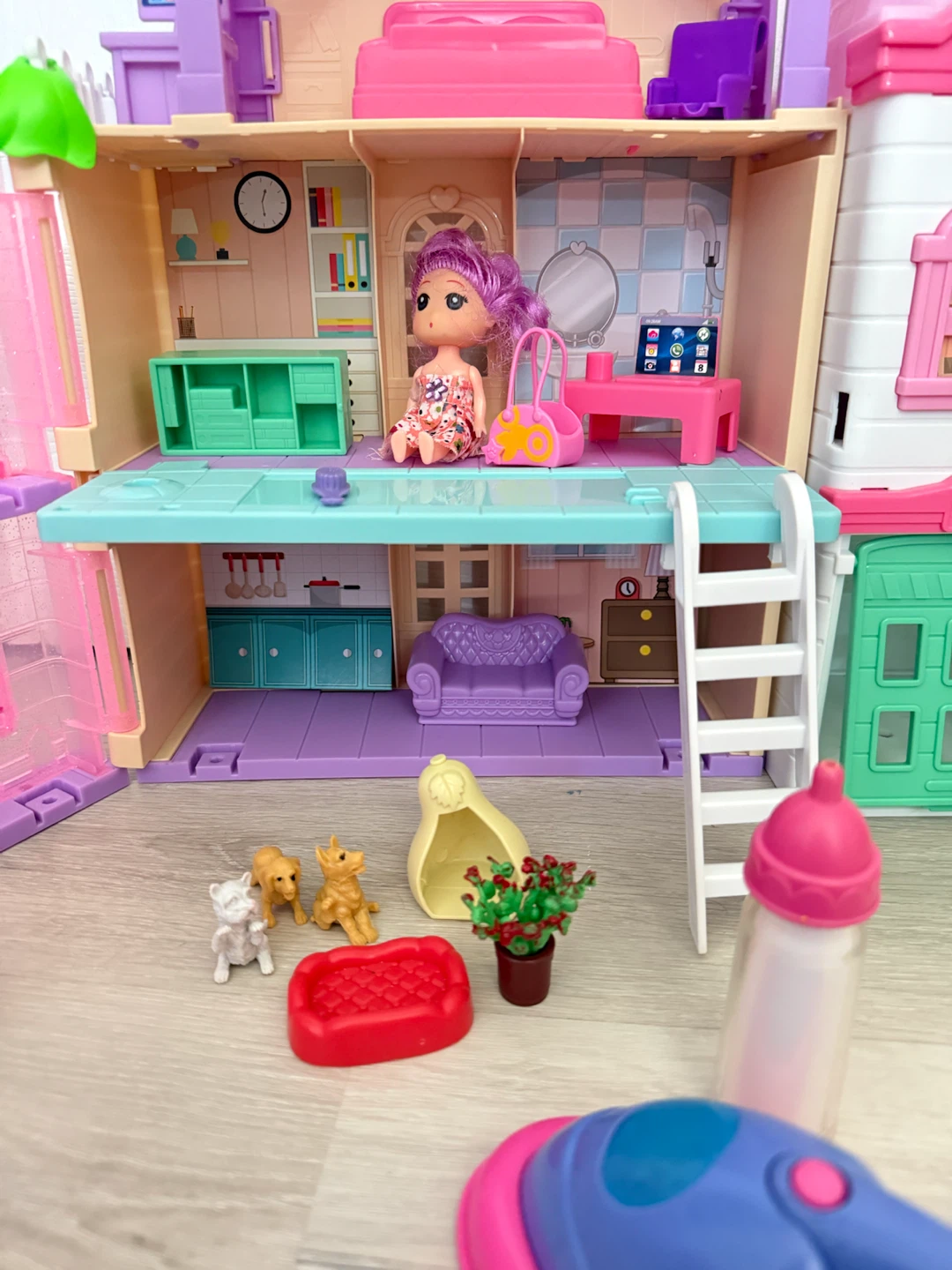 Kid's Toy Dollhouse with Accessories - photo 3