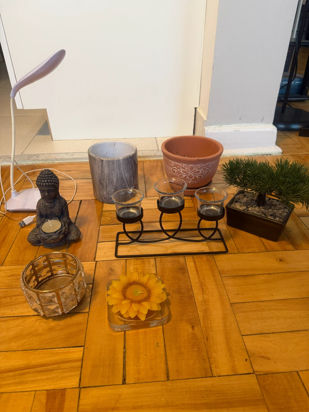 Assorted Home Decor Items