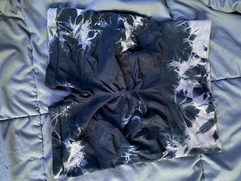 Tie-dye booty scrunch activewear shorts - photo 2