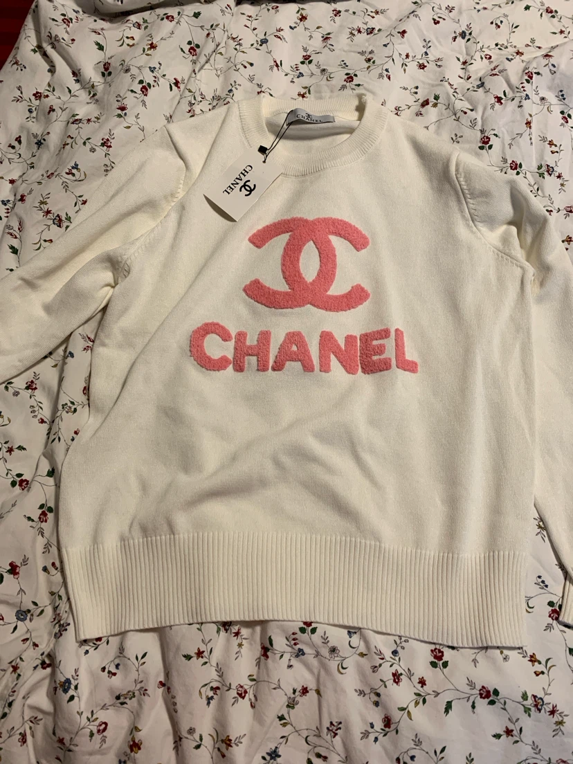 White CHANEL Sweater with Pink Logo - Size Medium