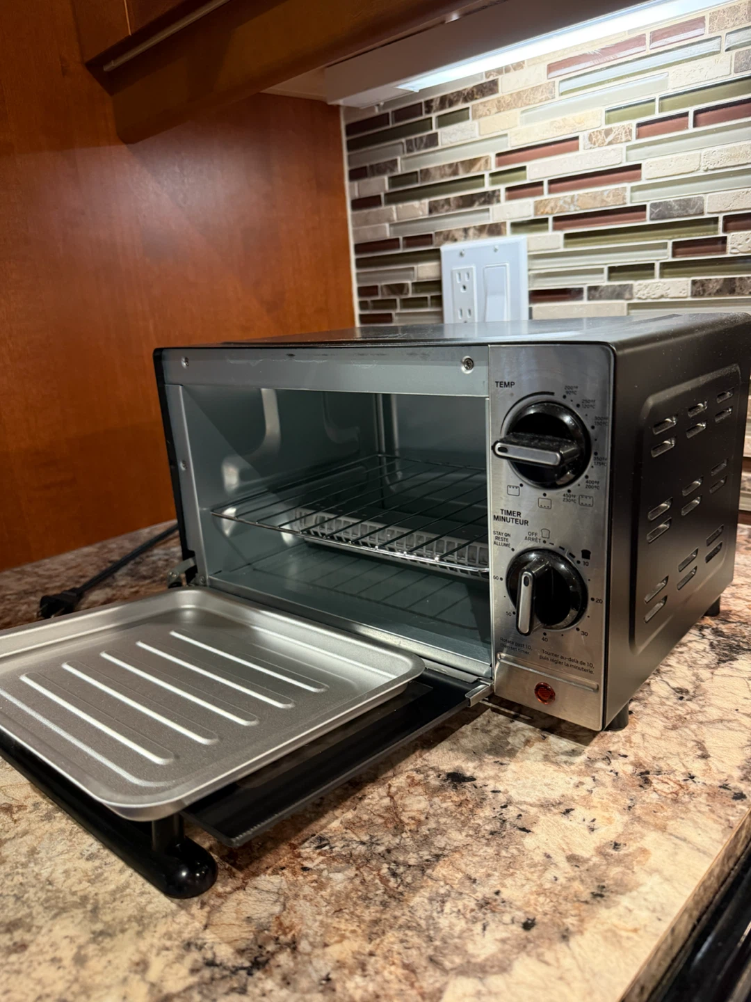 Master Chef Toaster Oven (Never Used) - photo 3
