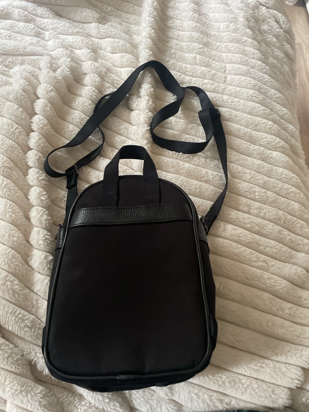 Lululemon Black Crossbody Bag - photo 2