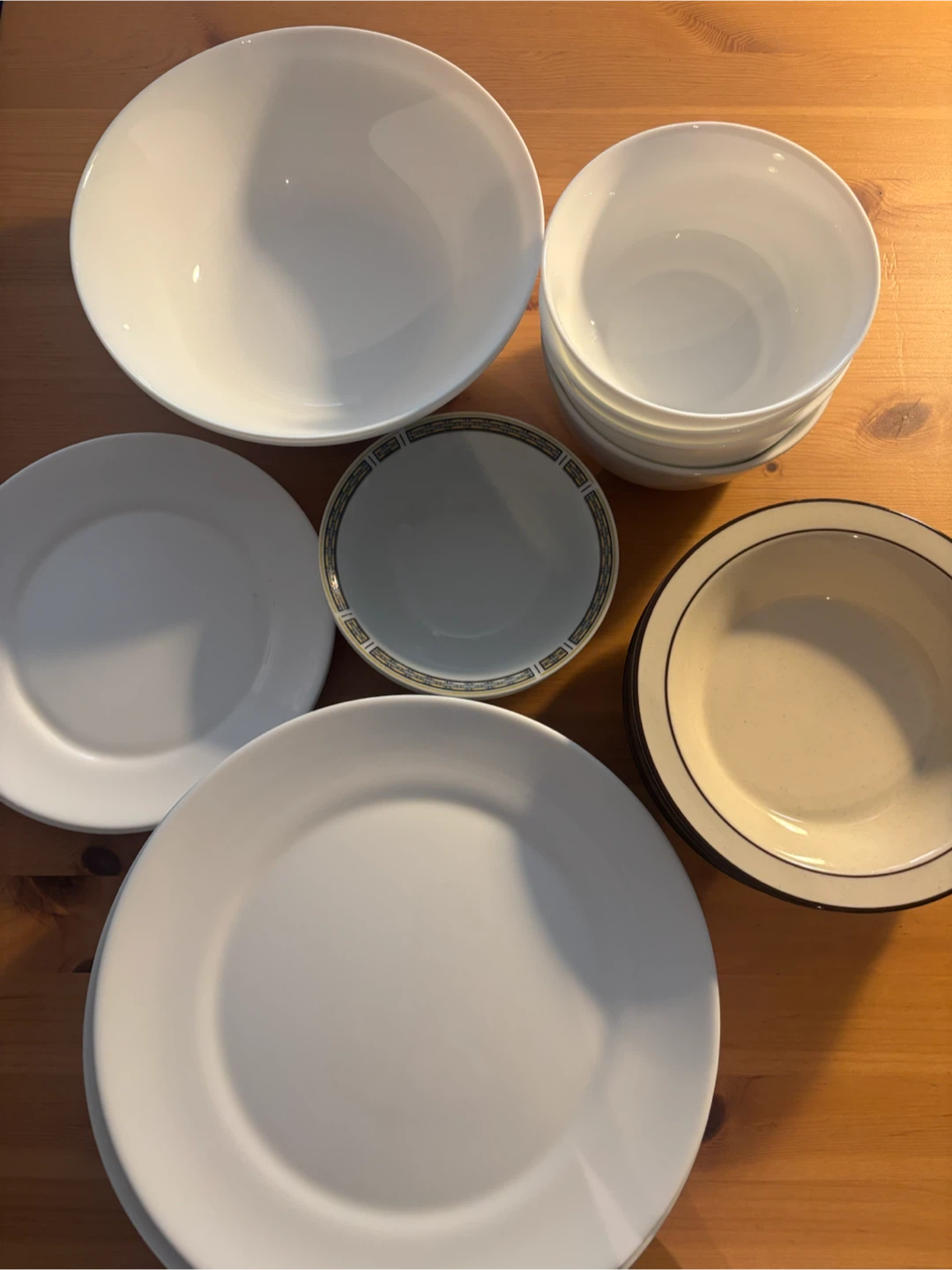 Dinnerware set - plates and bowls