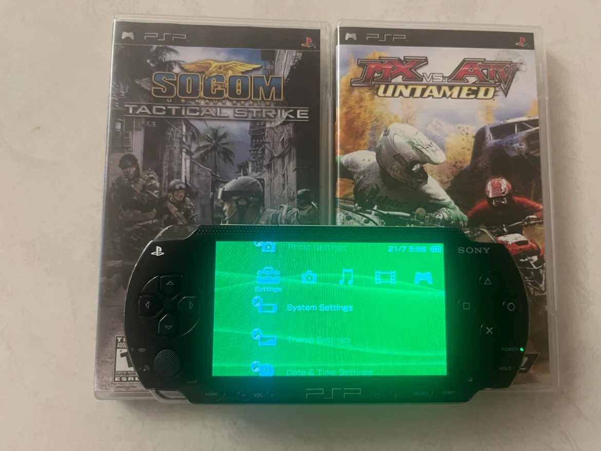 Sony PSP with SOCOM and MX vs ATV Untamed games