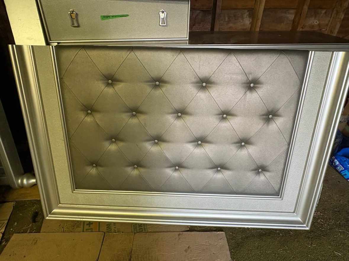 MUST GO ASAP!!! Queen Silver Tufted Headboard with Frame - photo 2