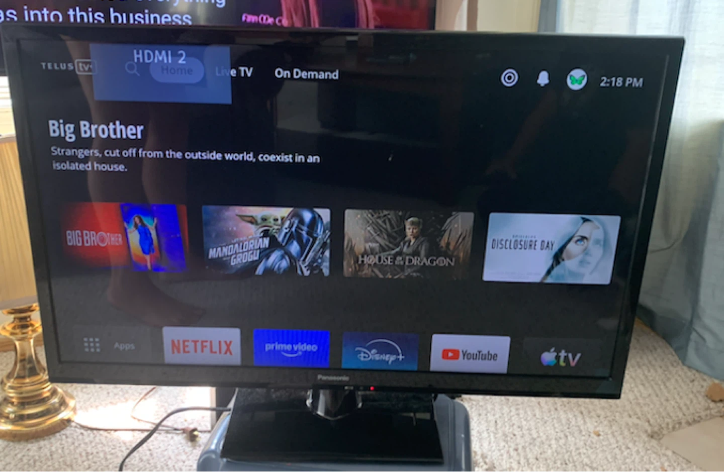 Panasonic 32-inch TV with Roku Remote - photo 3