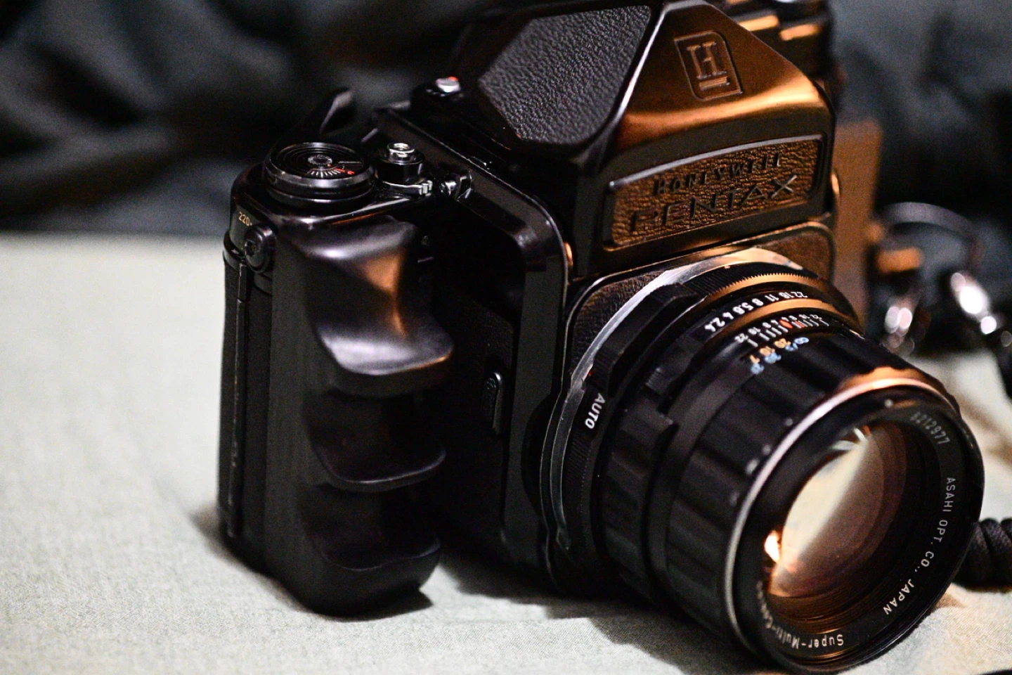 Selling Pentax 67 camera - photo 2
