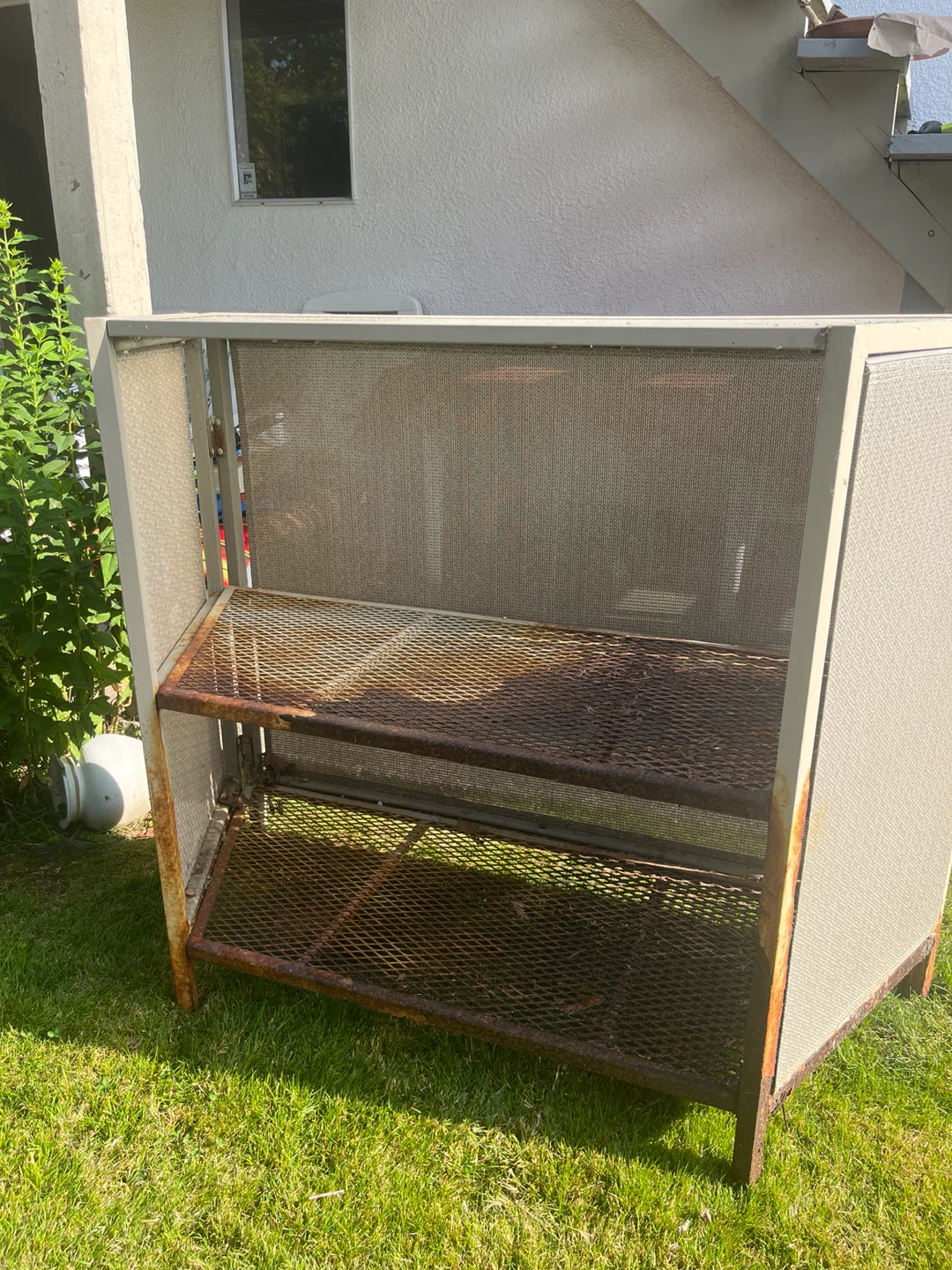 Vintage outdoor bar/ Storage Cabinet - photo 4