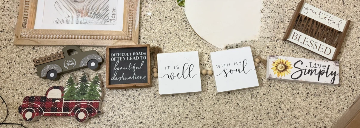 $1 piece wall decor(read description)