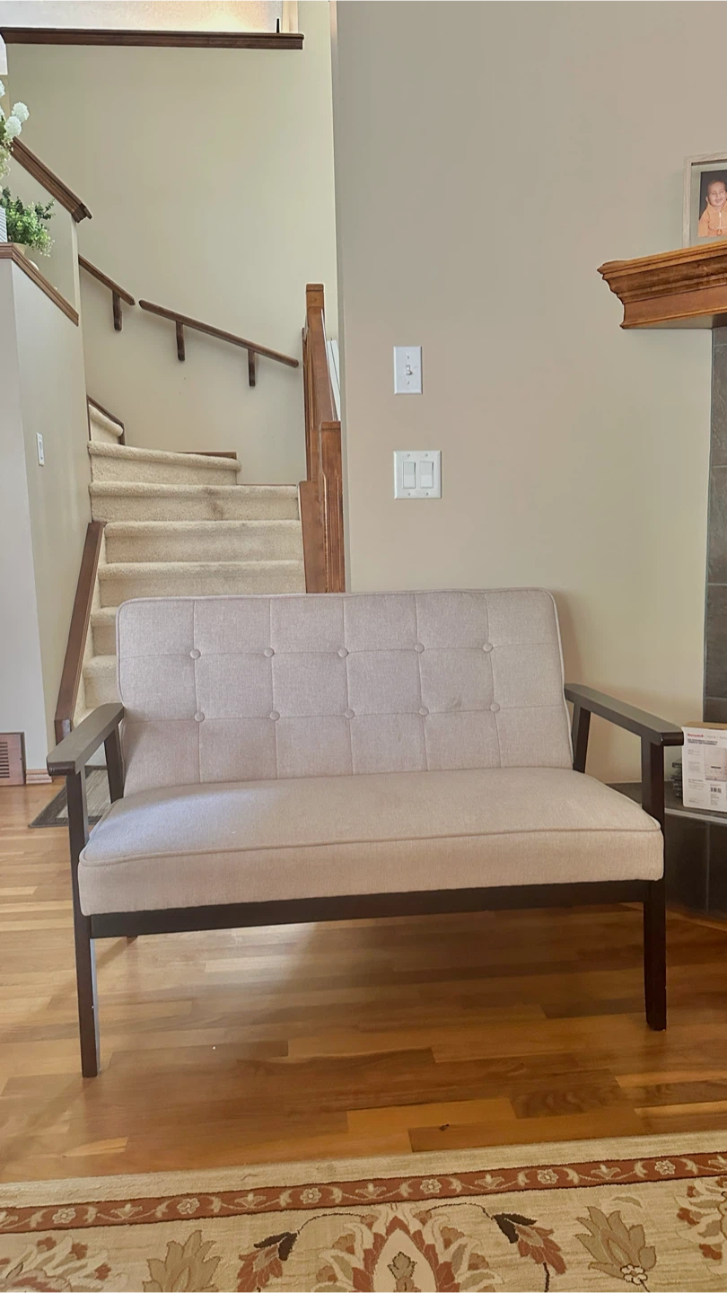 chair / seating