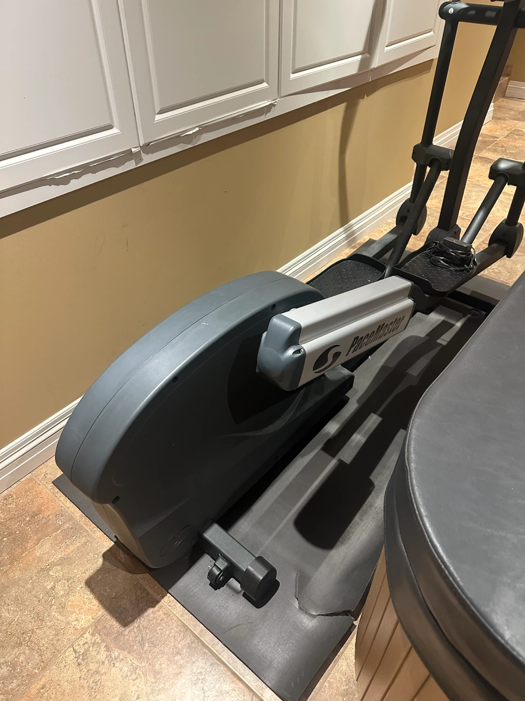 MOVING SALE Pacemaster Elliptical Machine - photo 4