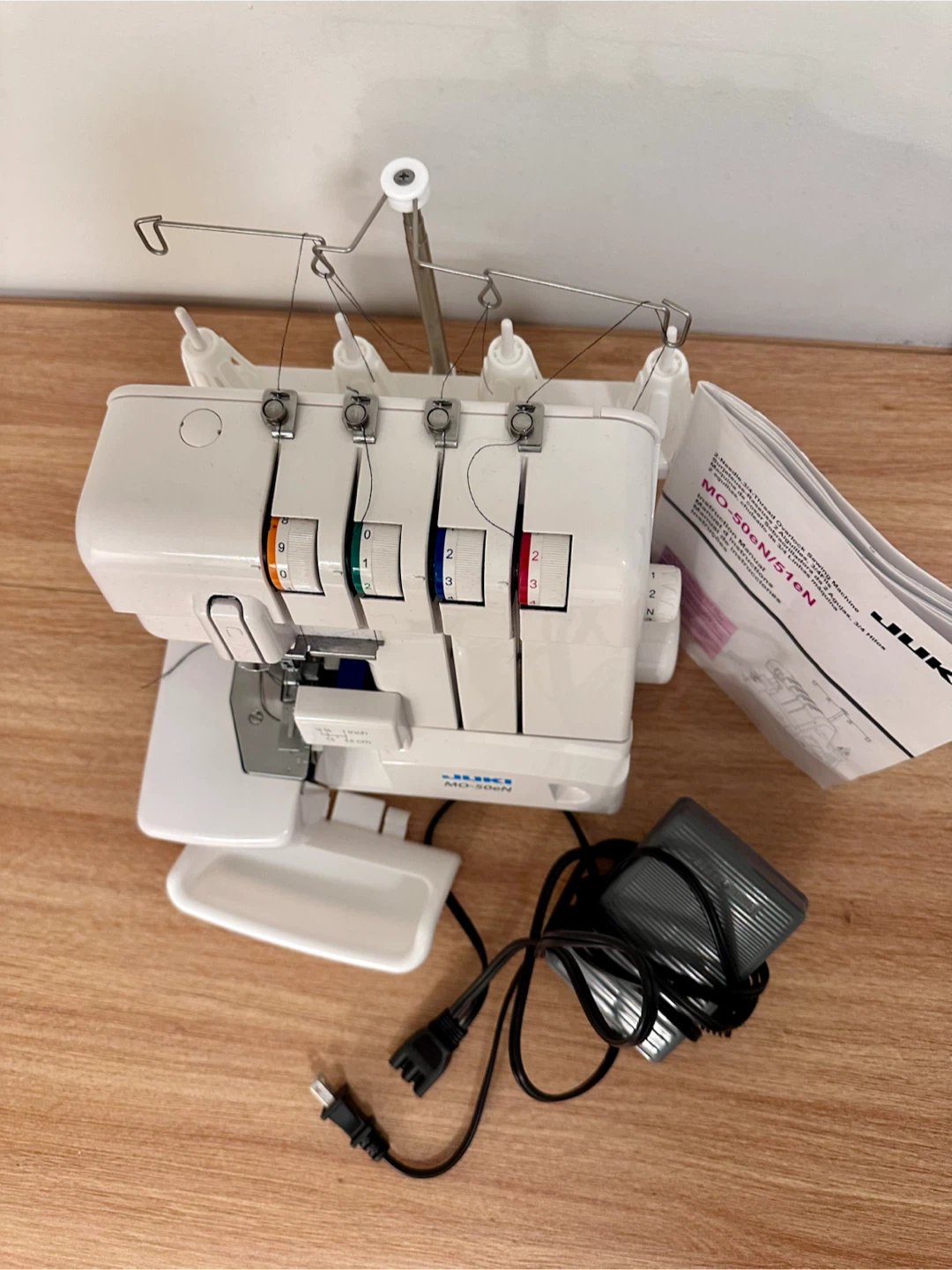 Juki MO-50eN 2/3/4-Thread Serger Overlock Sewing Machine - photo 2