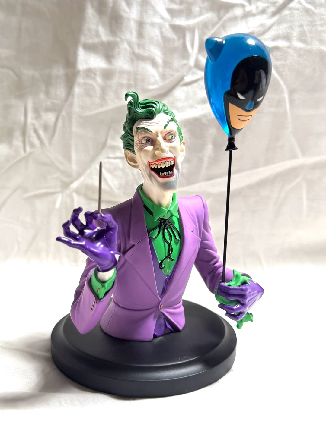 Joker Bust with Batman Balloon - photo 2