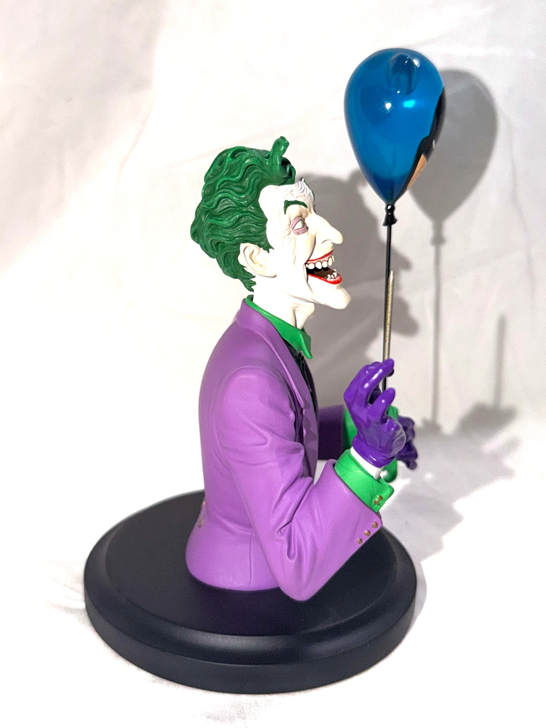 Joker Bust with Batman Balloon - photo 3