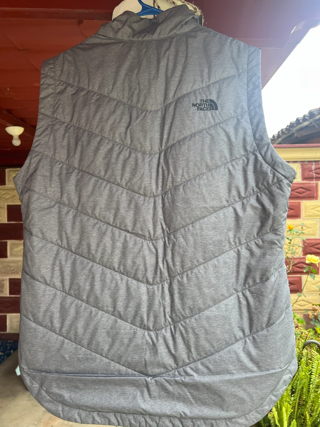 The North Face Women's Puffer Vest Size L - photo 3