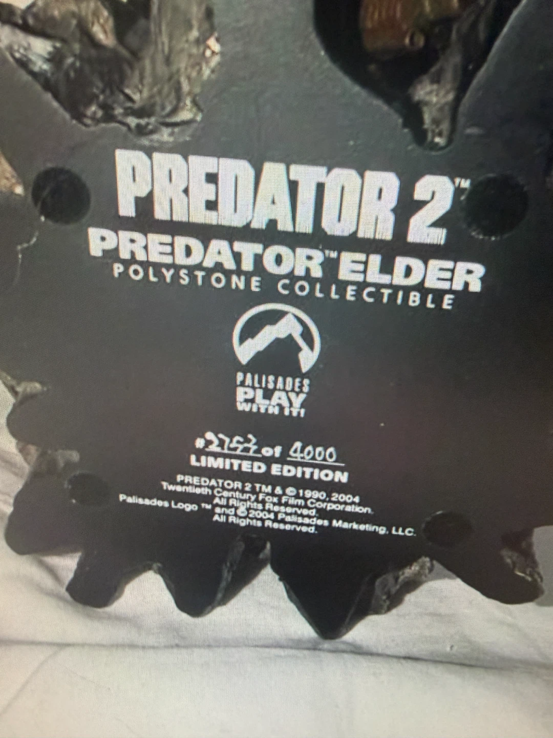 Predator 2 Elder Mini Bust Polystone Collectible - photo 4