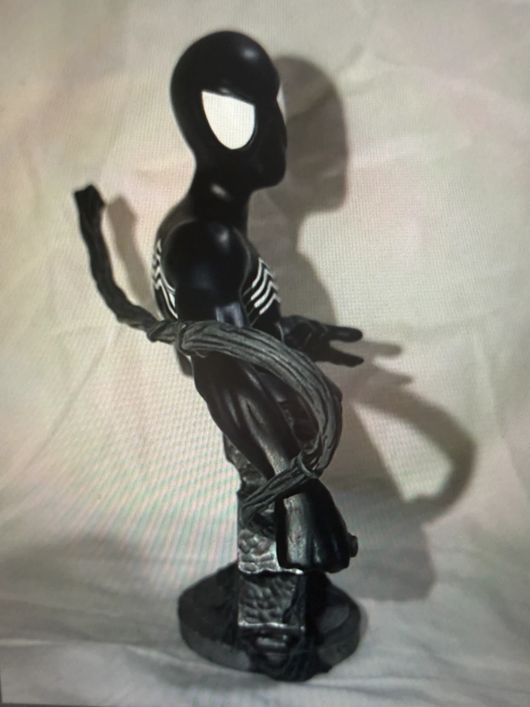 Symbiote Spider-Man Bust - Diamond Select Toys - photo 4