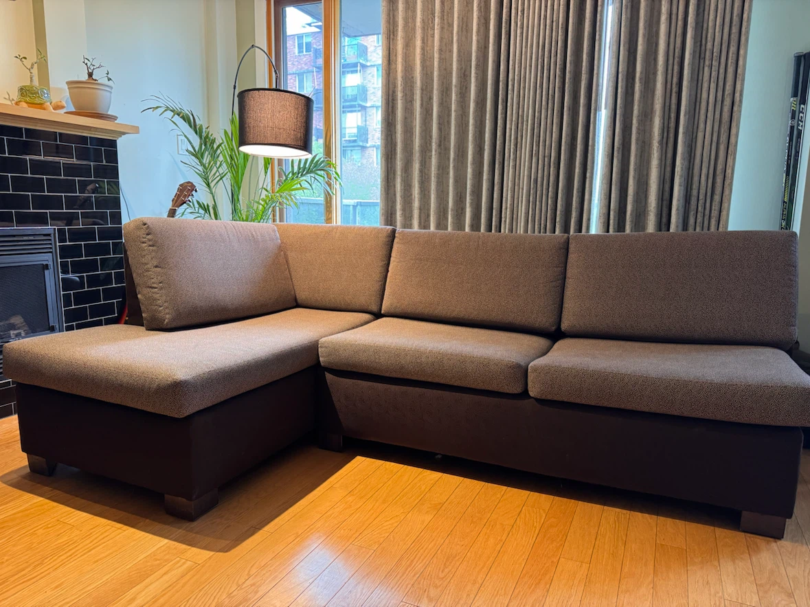 “Leggett & Platt” Sectional Couch & Bed - Made in USA, Like NEW!