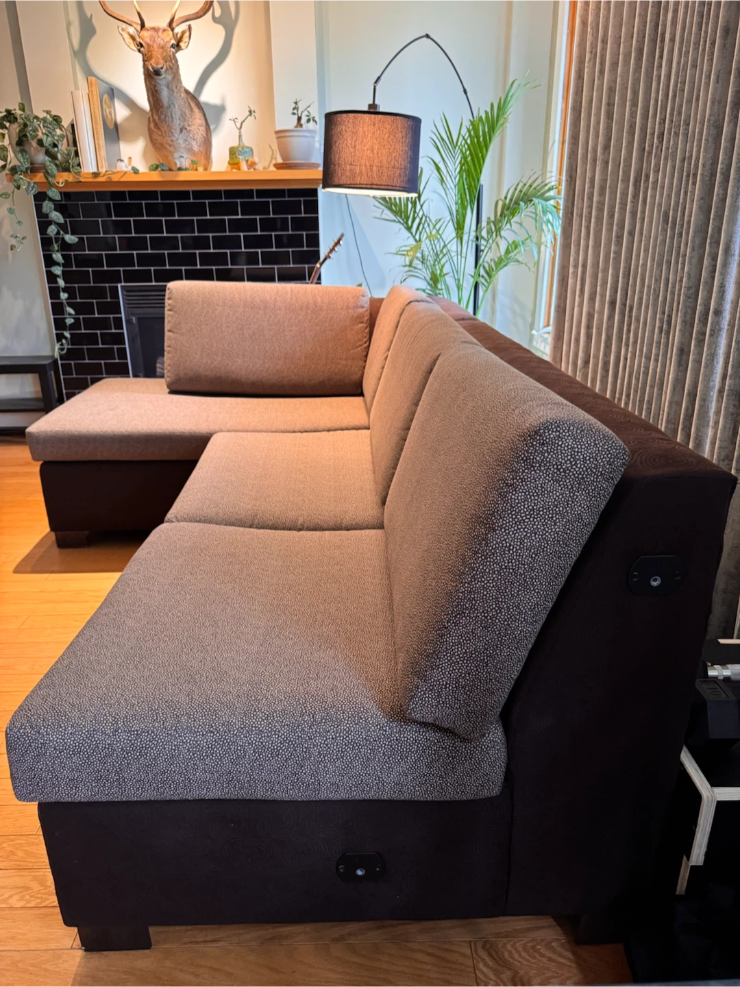 “Leggett & Platt” Sectional Couch & Bed - Made in USA, Like NEW! - photo 5