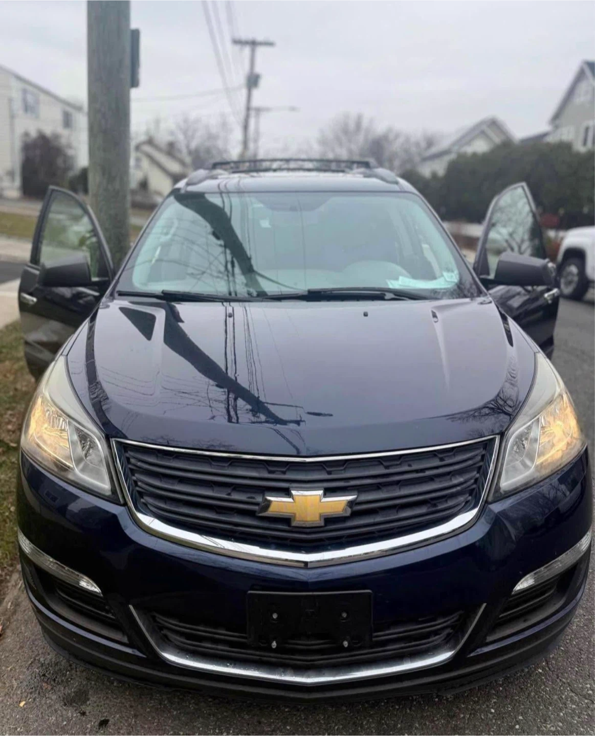 Chevrolet Traverse AWD SUV - photo 2