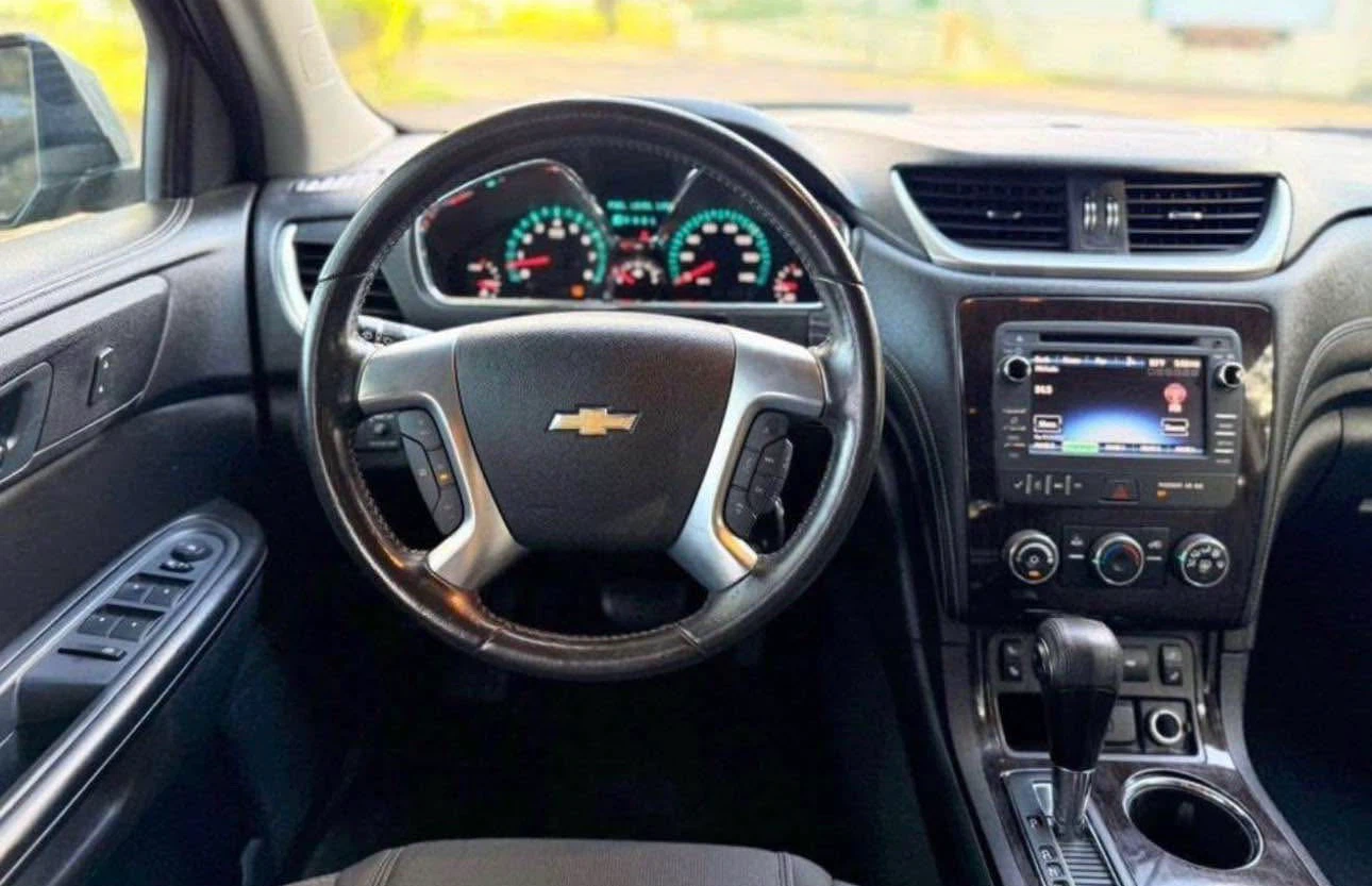 Chevrolet Traverse AWD SUV - photo 3
