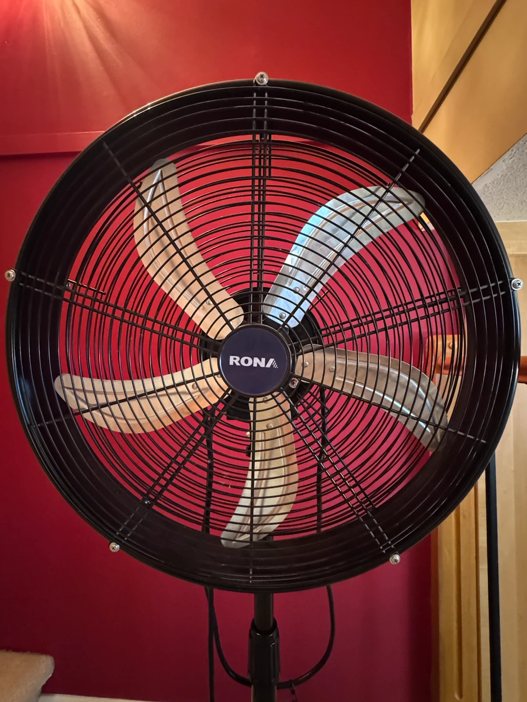 Rona 20-in Oscillating Pedestal Fan - photo 2