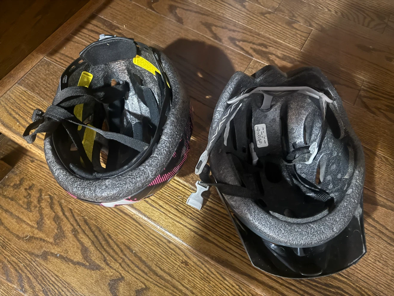Helmets great condition - photo 3