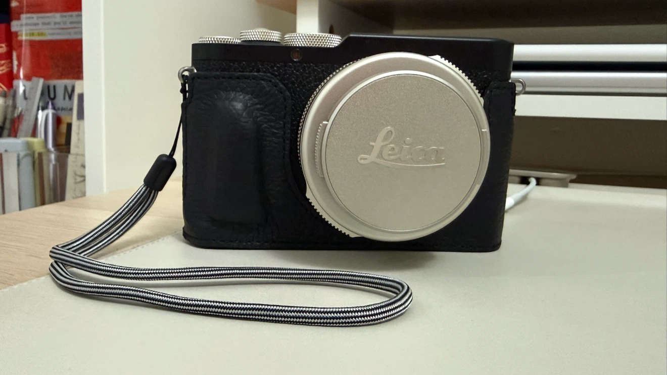 Leica D-Lux 8 “100 Years of Leica” Limited Edition Bundle