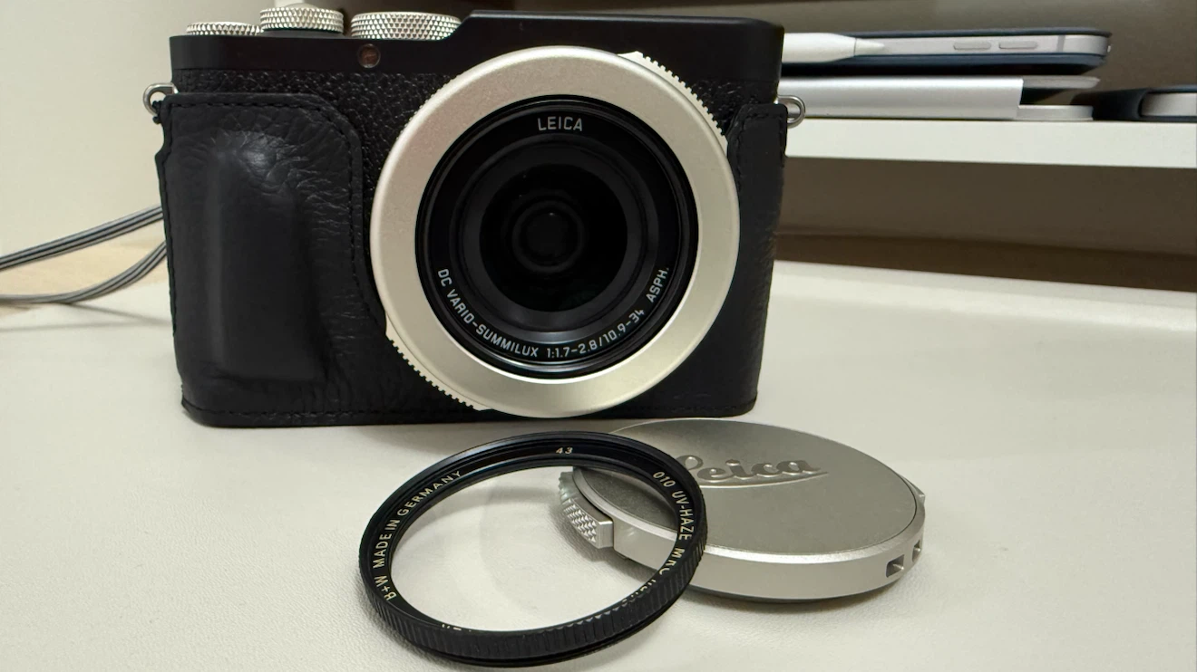 Leica D-Lux 8 “100 Years of Leica” Limited Edition Bundle - photo 2