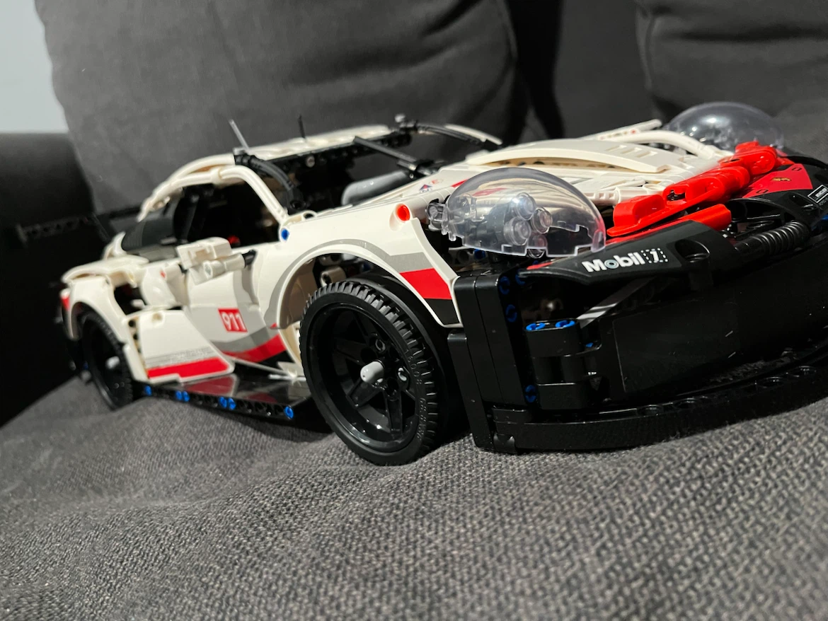 🏎️ LEGO Technic Porsche 911 RSR – Brand New, Unassembled