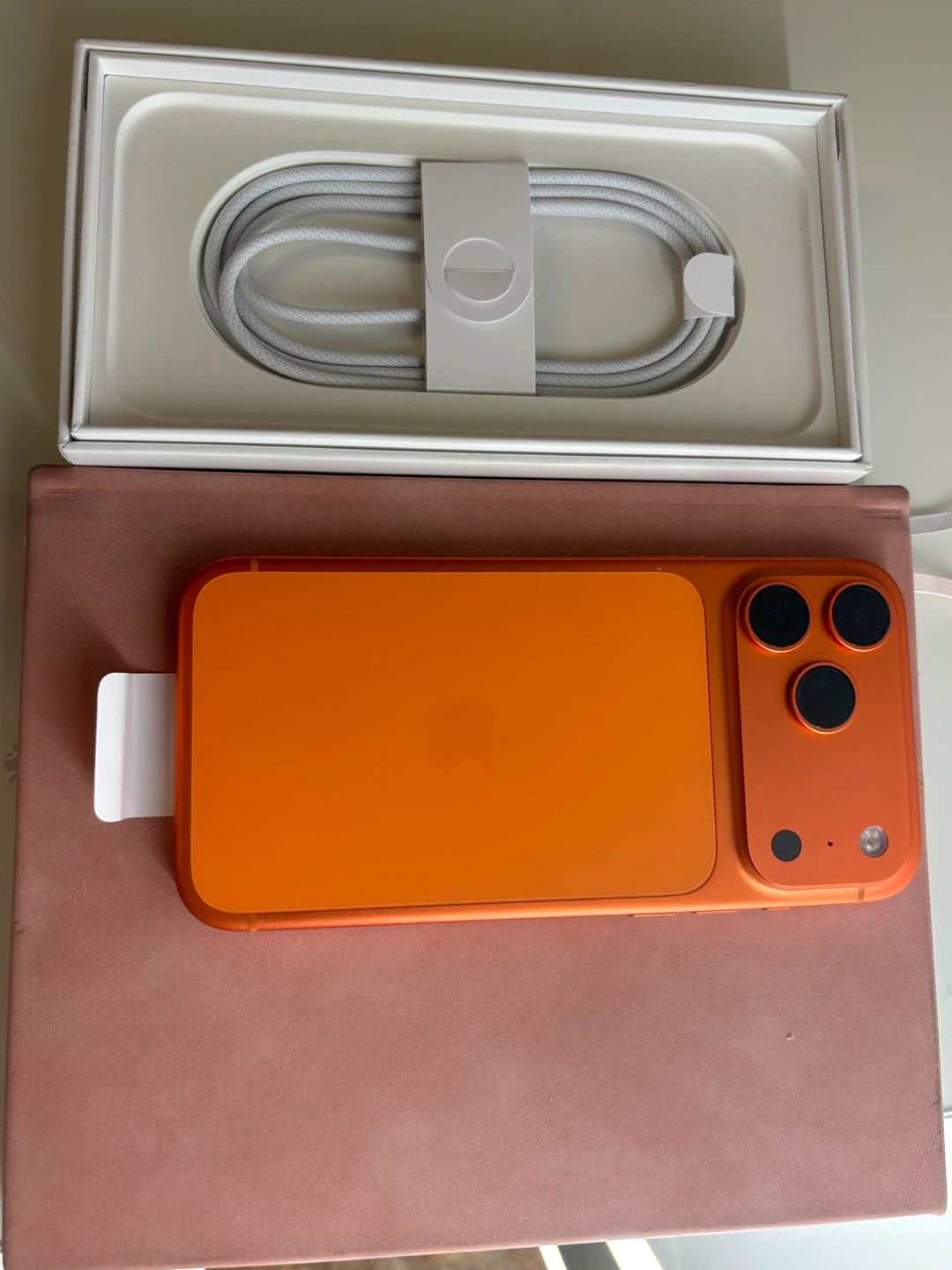 Orange iPhone 17 pro max - photo 2