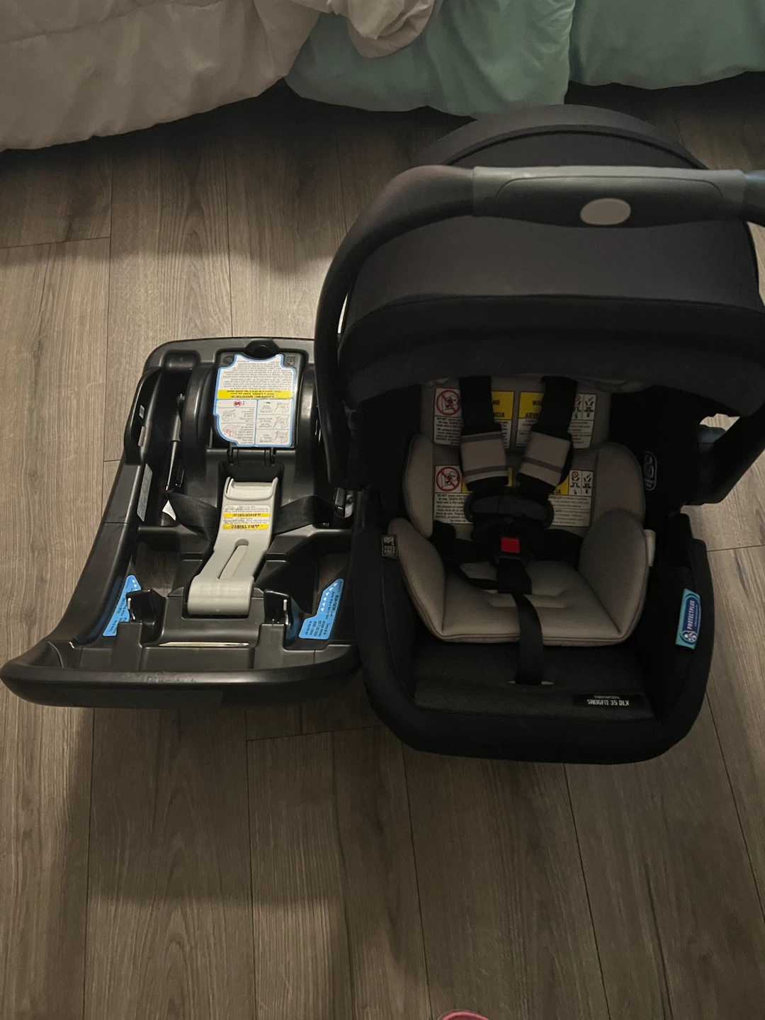 Graco SnugRide 35 DLX Infant Car Seat with Base - photo 4