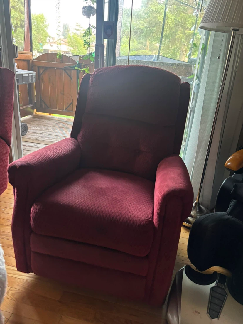Two Burgundy Recliner Chairs - photo 4