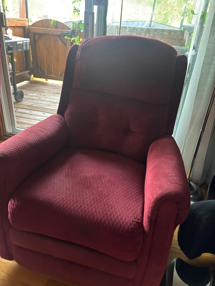 Two Burgundy Recliner Chairs - photo 5