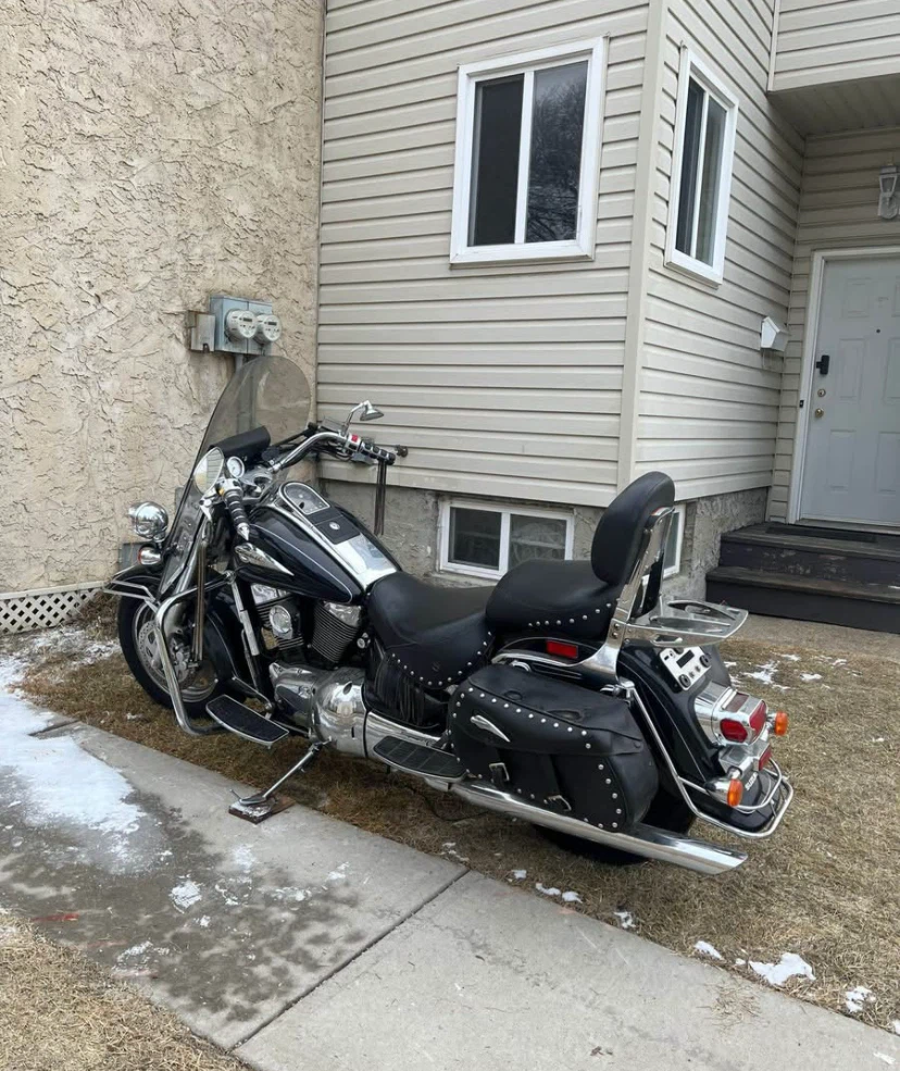 Suzuki Boulevard Cruiser Motorcycle - photo 2