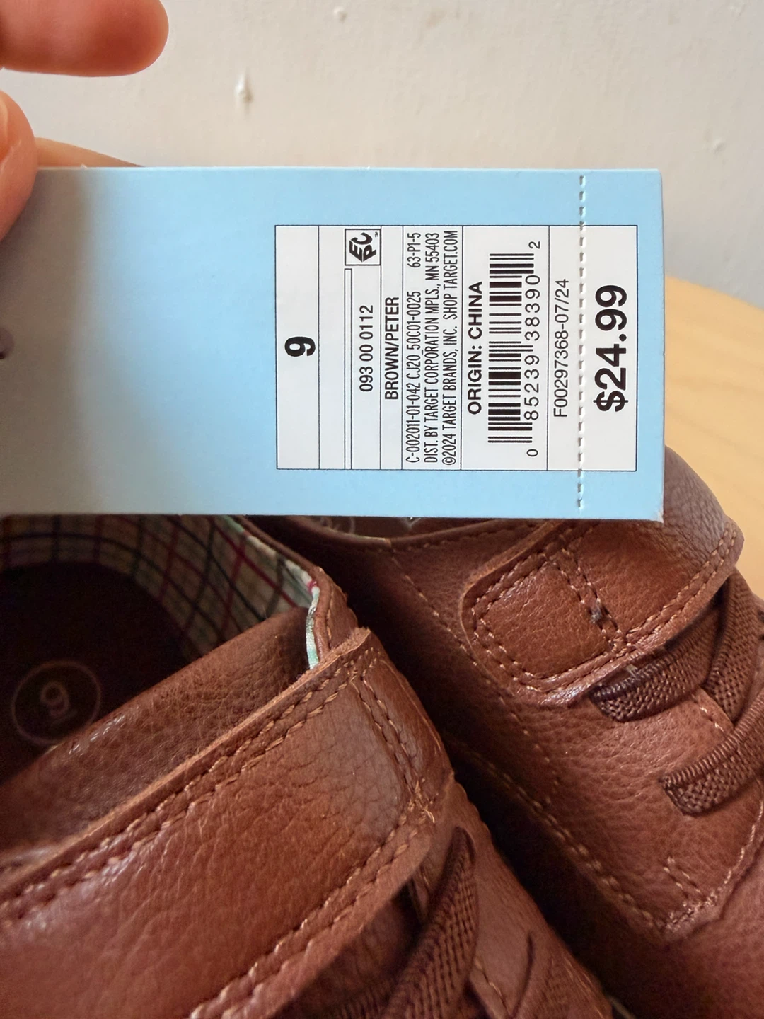 New cat and jack  shoes size 9 boys - photo 5