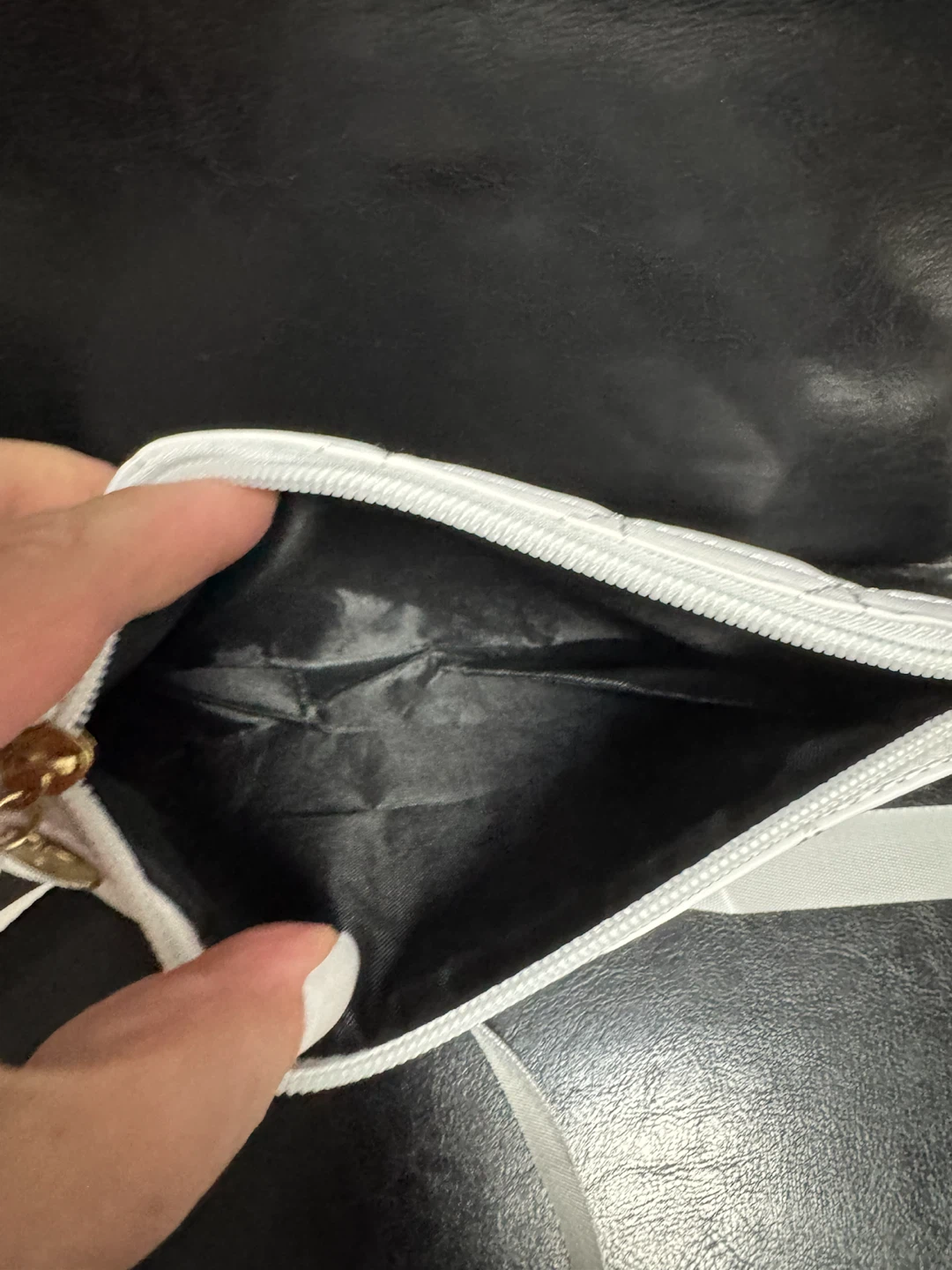 White Quilted Crossbody Bag - photo 3