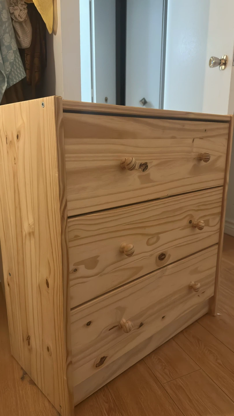 Pine 3-Drawer Dresser