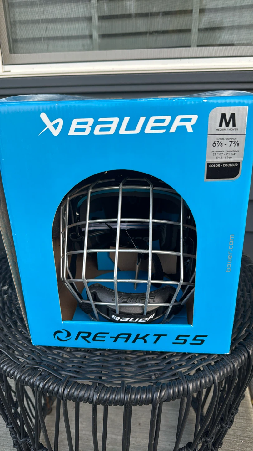 For Sale: Bauer RE-AKT 55 Hockey Helmet Combo Medium – Black - photo 4