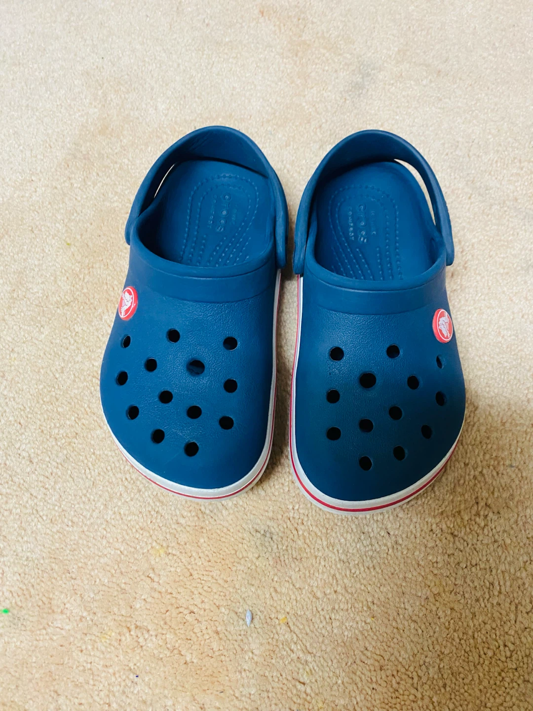 Kids crocs size 11 (like new)