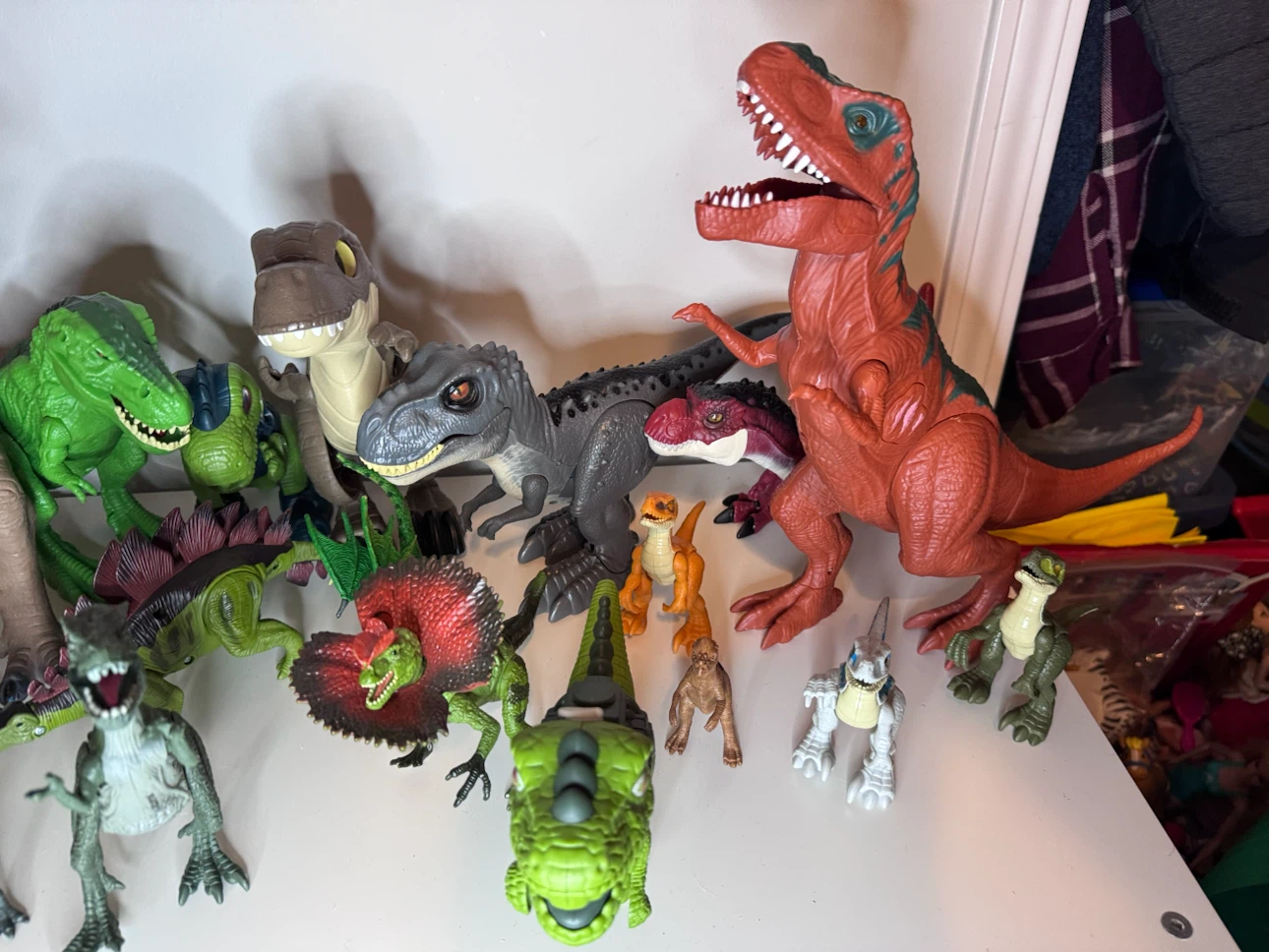 Assorted Dinosaur Figurines Lot - photo 3