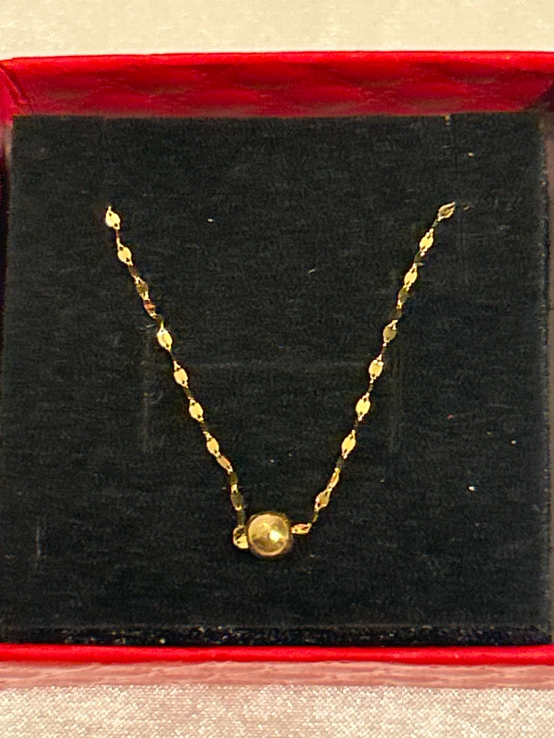 18k Gold necklace with single ball pendant