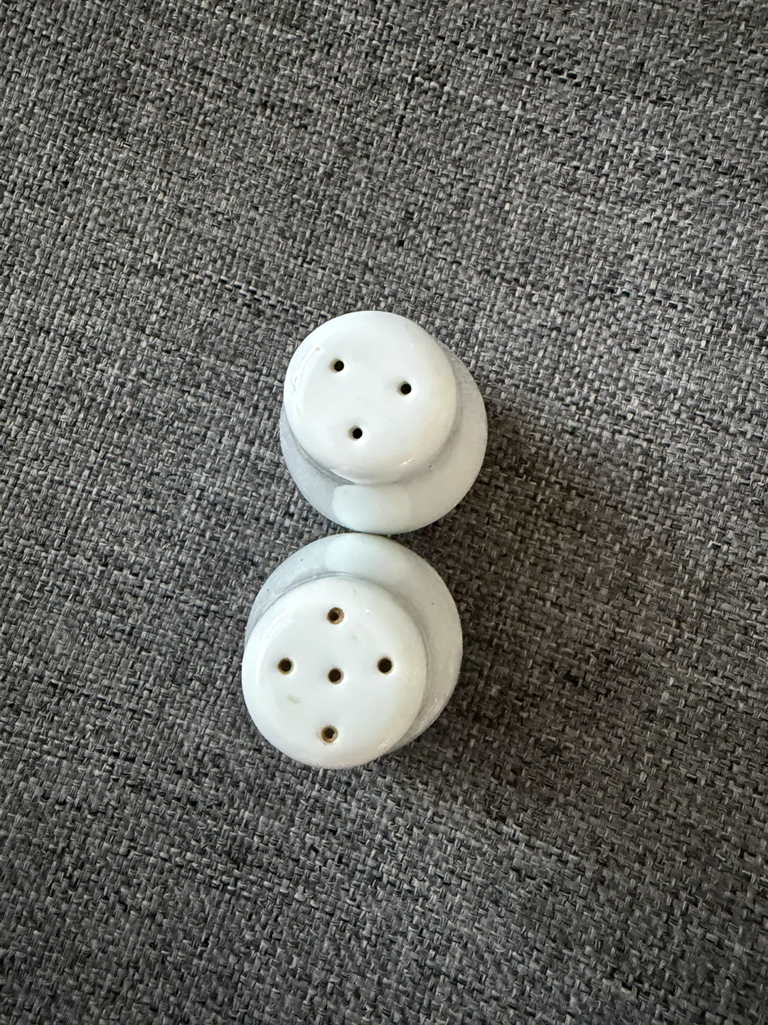 White Ceramic Salt and Pepper Shakers - photo 3