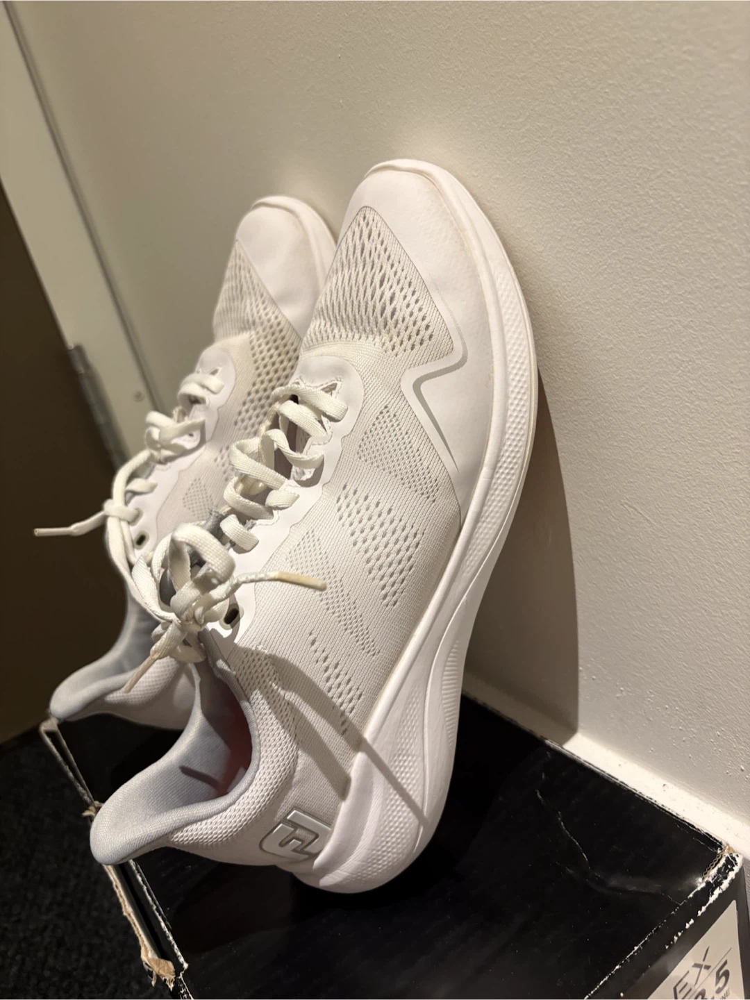 FootJoy Women's Flex Spikeless Golf Shoes White Size 8.5 Medium - photo 3