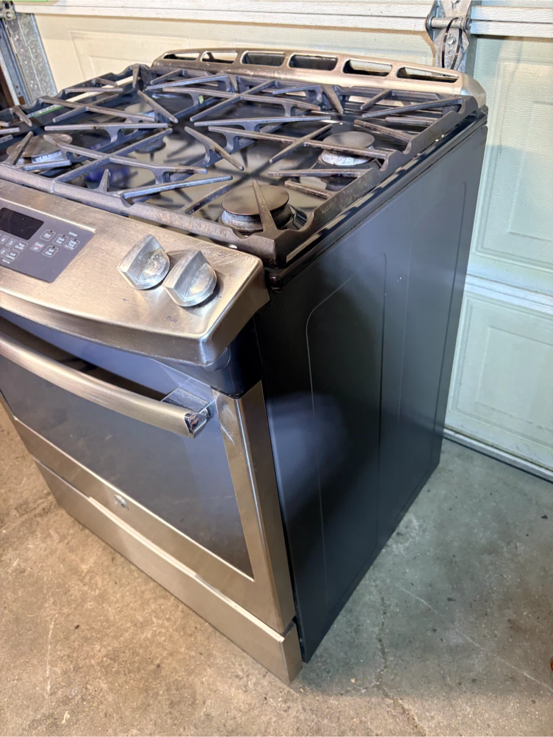 GE gas stove 30” - photo 3