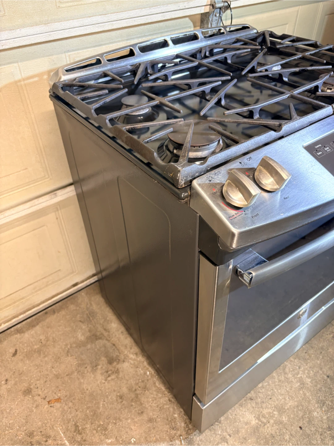 GE gas stove 30” - photo 4
