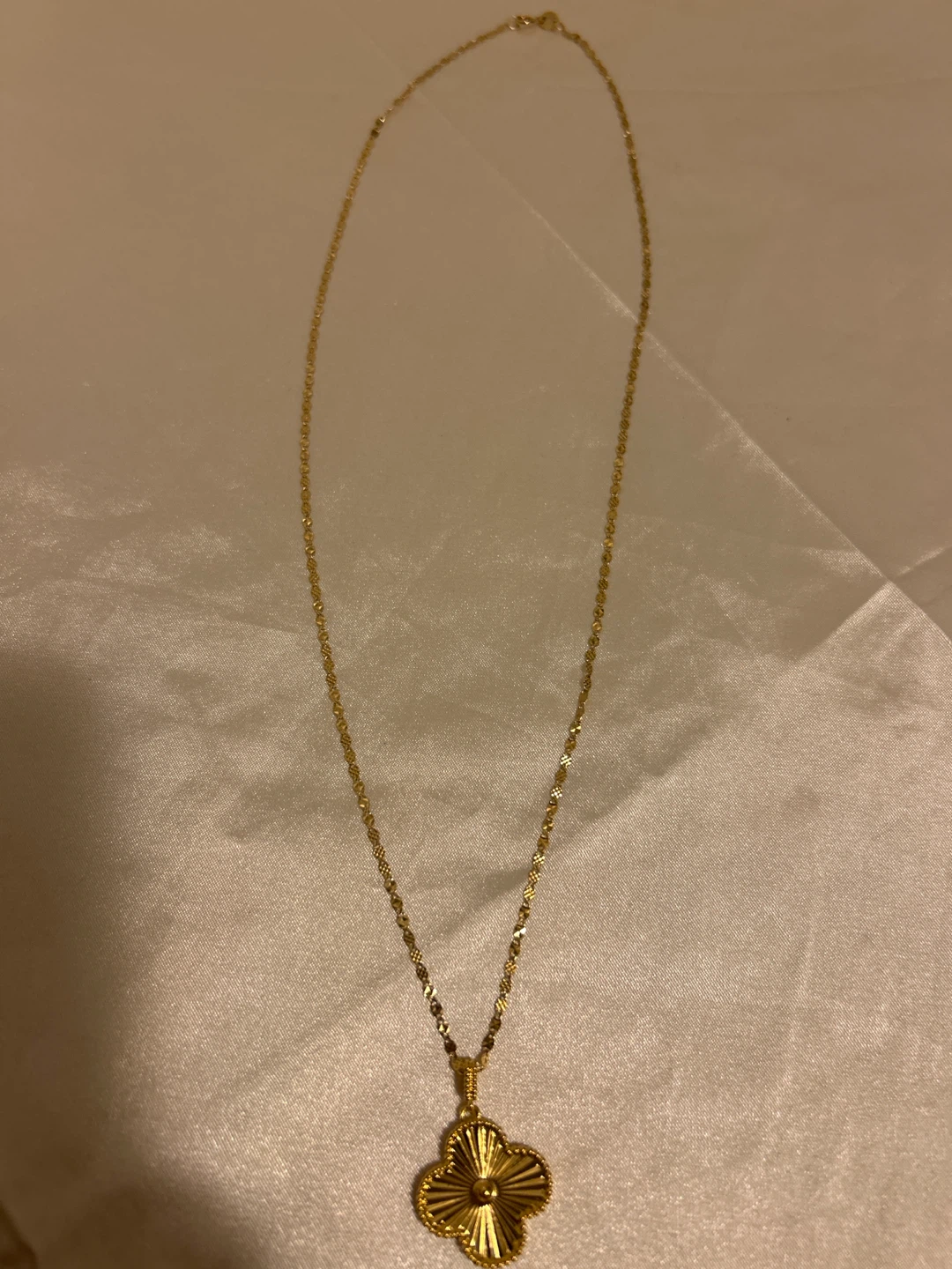 18k Gold Clover Pendant Necklace - photo 3