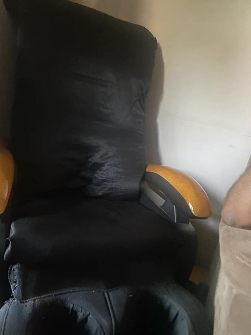 Black Massage Chair with Remote - photo 2