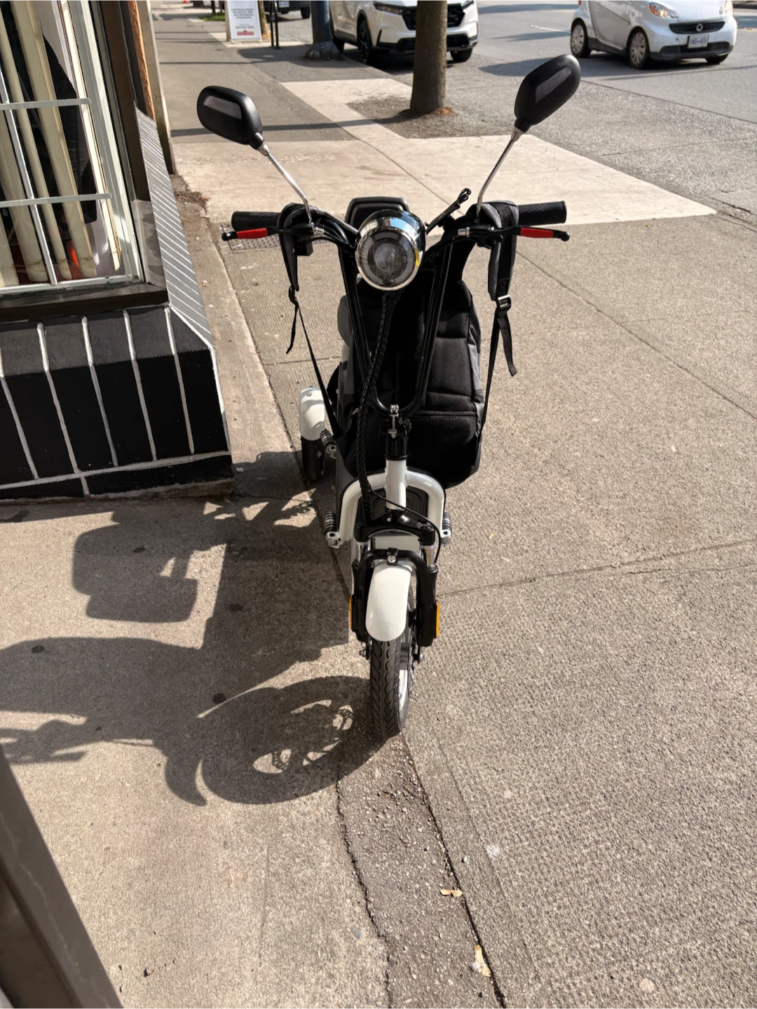 White Electric Scooter with Keys and Helmet - photo 2