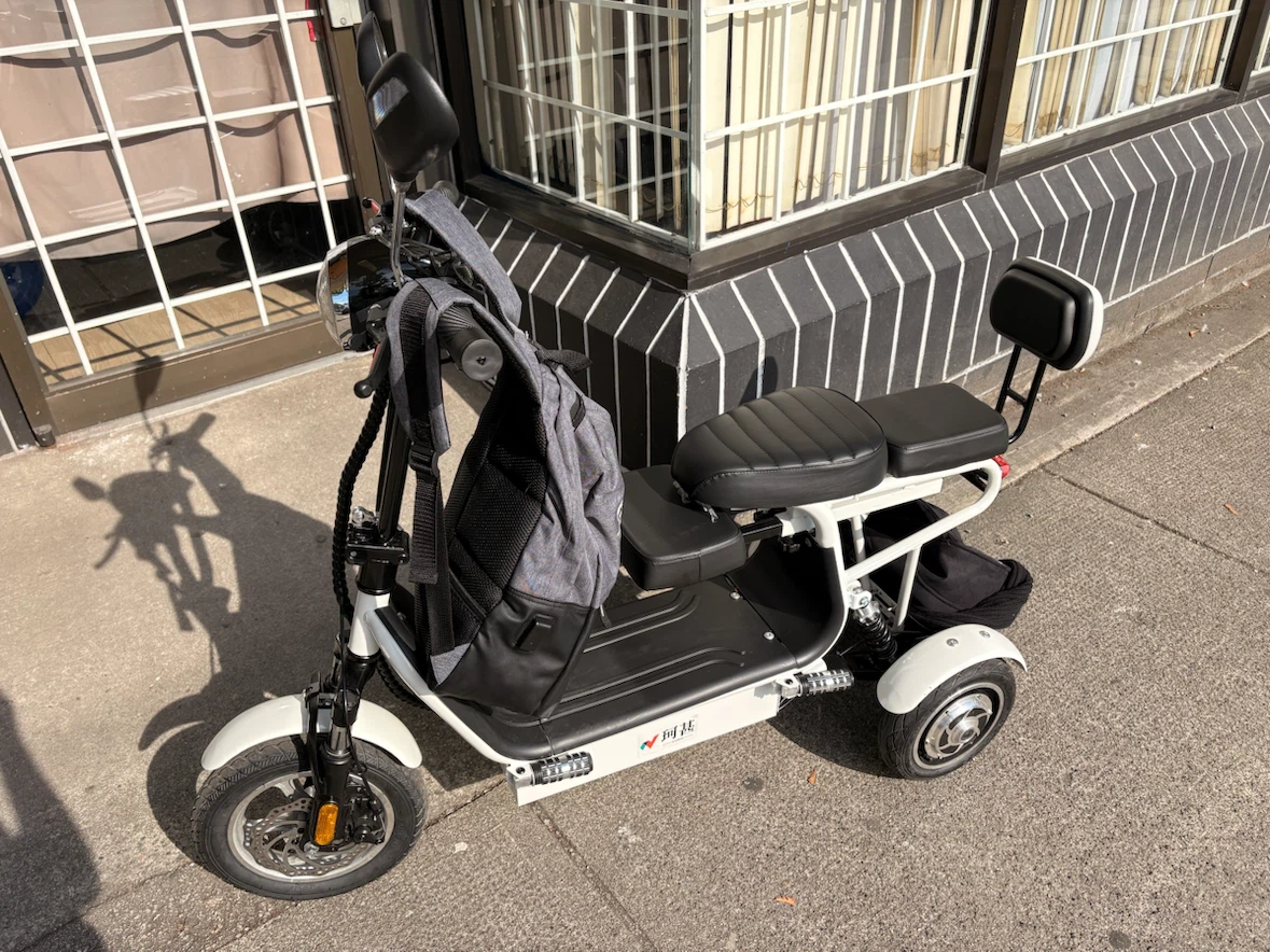 White Electric Scooter with Keys and Helmet - photo 3